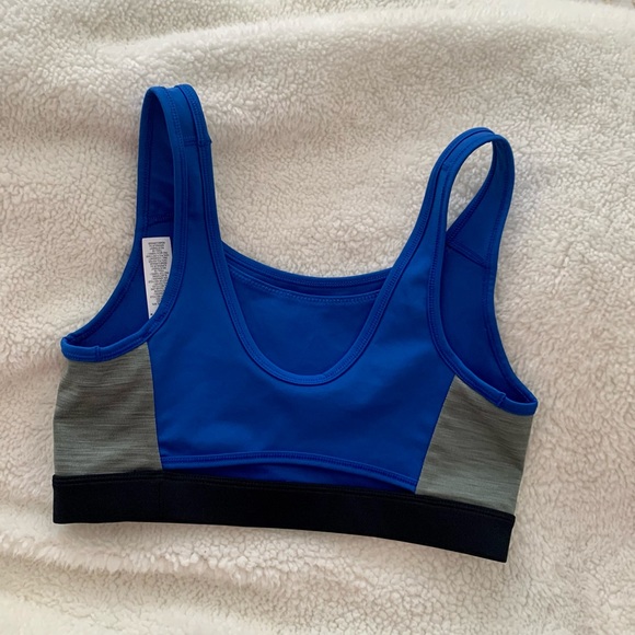 Nike Medium Support Sports Bra - Picture 2 of 3